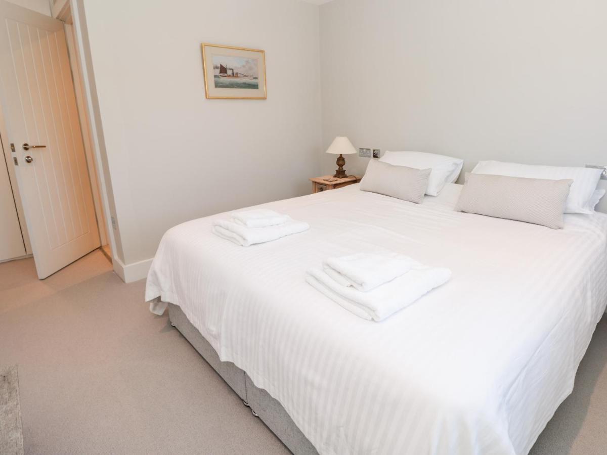 3 The Hide Apartment *